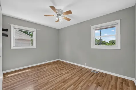 320 Hemlock Avenue Romeoville IL 60446