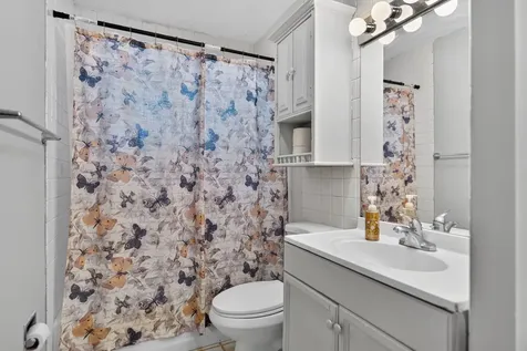 320 Hemlock Avenue Romeoville IL 60446