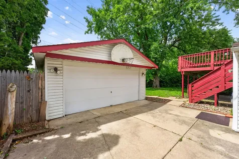 320 Hemlock Avenue Romeoville IL 60446