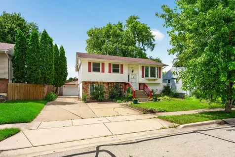 320 Hemlock Avenue Romeoville IL 60446