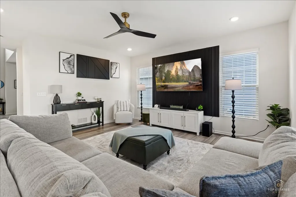 15334 South Sawgrass Circle Plainfield IL 60544