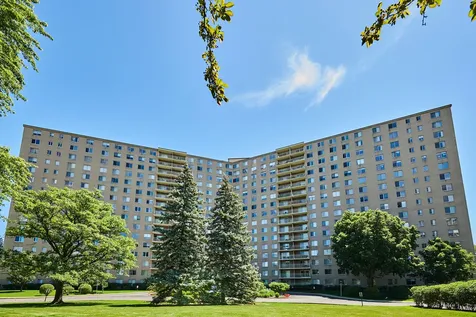 7061 North Kedzie Avenue Chicago IL 60645