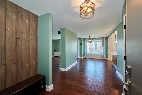 7061 North Kedzie Avenue Chicago IL 60645