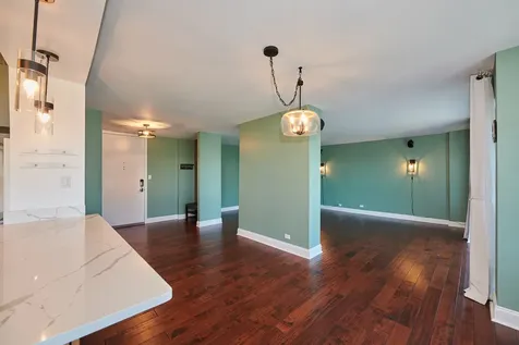 7061 North Kedzie Avenue Chicago IL 60645