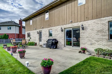 8707 Timbers Pointe Drive Tinley Park IL 60487