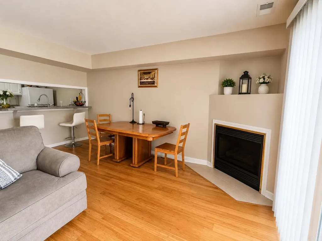 1855 Tall Oaks Drive Aurora IL 60505