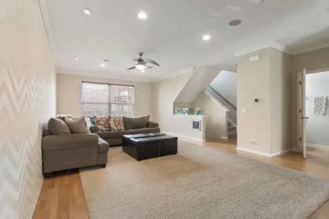 106 Creekbend Court Mount Prospect IL 60056