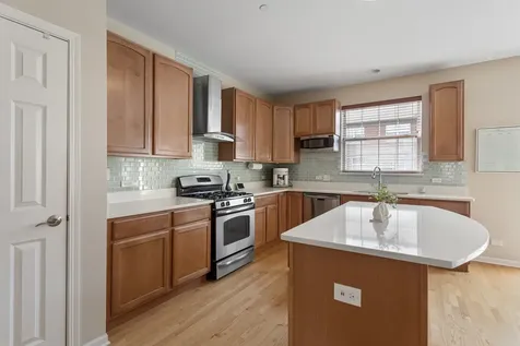106 Creekbend Court Mount Prospect IL 60056