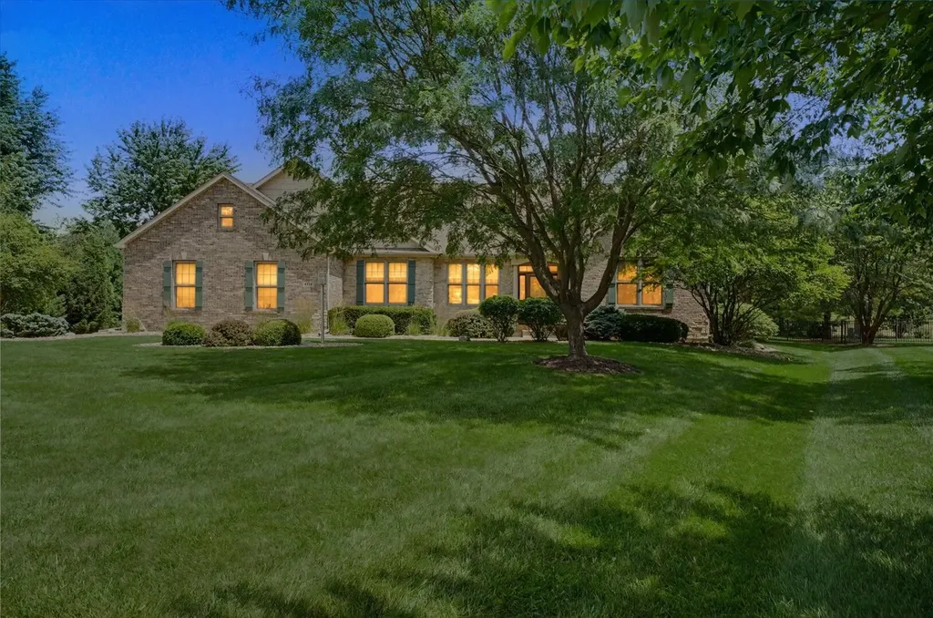 4714 Chestnut Grove Drive Champaign IL 61822
