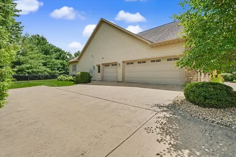 4714 Chestnut Grove Drive Champaign IL 61822
