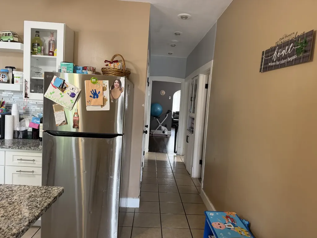 5528 West Henderson Street Chicago IL 60641