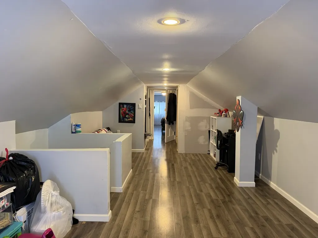 5528 West Henderson Street Chicago IL 60641