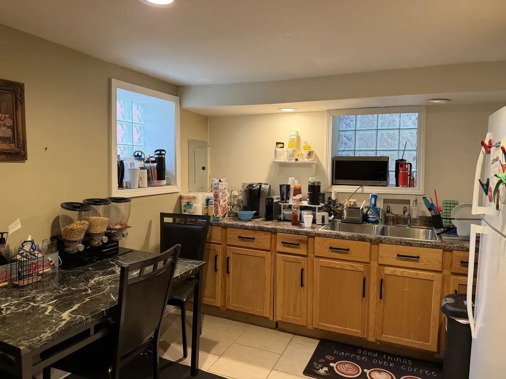 5528 West Henderson Street Chicago IL 60641