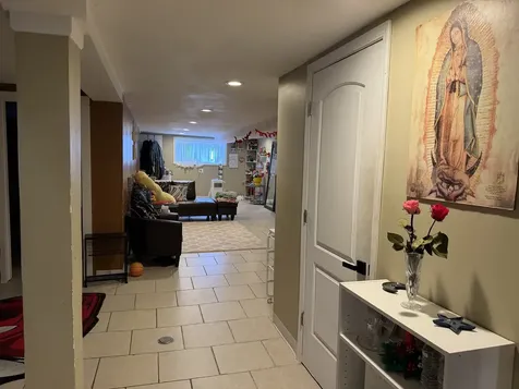 5528 West Henderson Street Chicago IL 60641
