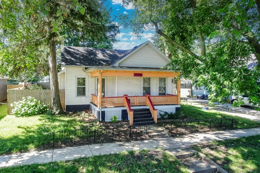 1508 West Chestnut Street Bloomington IL 61701