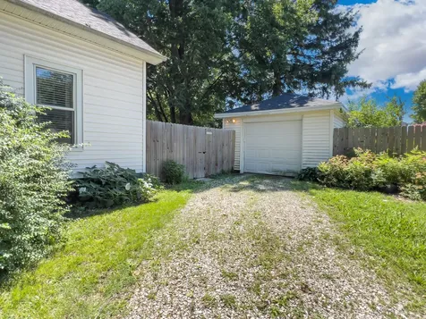 1508 West Chestnut Street Bloomington IL 61701
