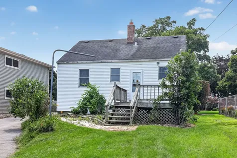 123 South Ellyn Avenue Glen Ellyn IL 60137