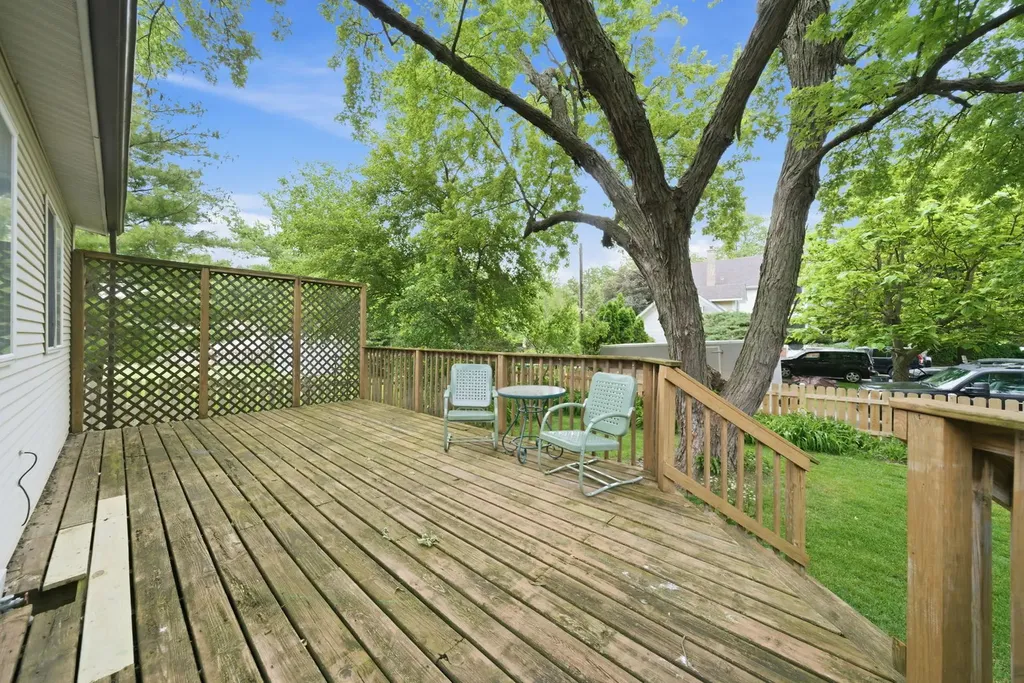 2S445 Sanchez Drive Warrenville IL 60555