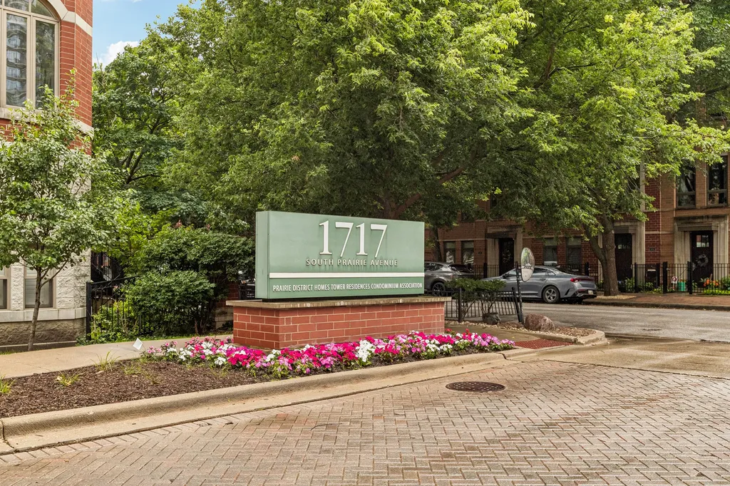 1717 South Prairie Avenue Chicago IL 60616