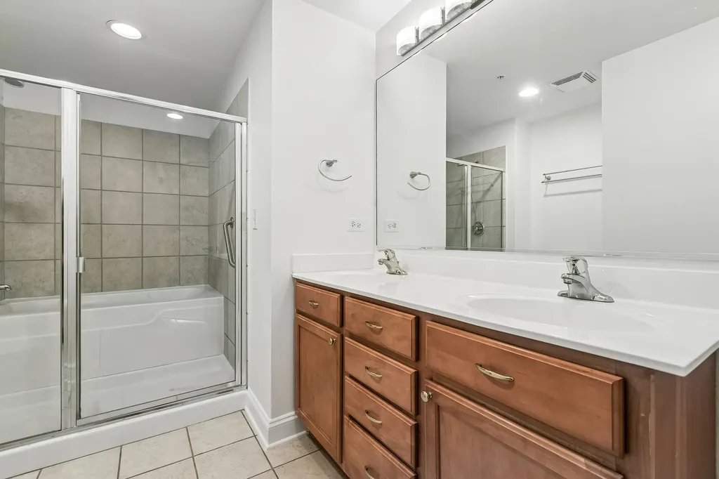 1717 South Prairie Avenue Chicago IL 60616