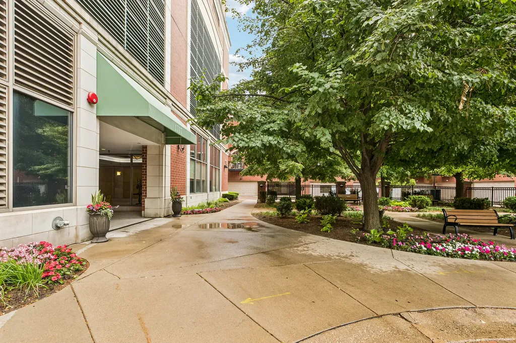 1717 South Prairie Avenue Chicago IL 60616