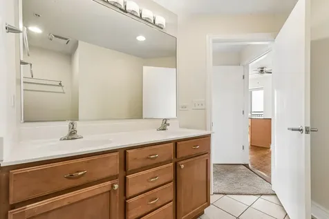 1717 South Prairie Avenue Chicago IL 60616
