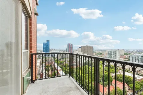 1717 South Prairie Avenue Chicago IL 60616