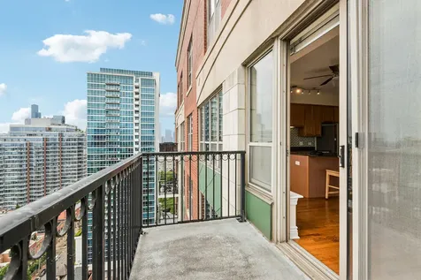 1717 South Prairie Avenue Chicago IL 60616