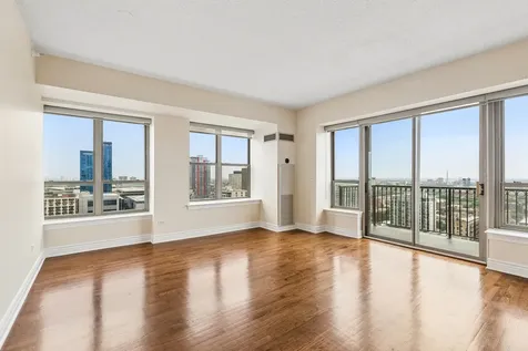 1717 South Prairie Avenue Chicago IL 60616