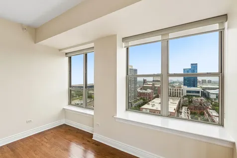 1717 South Prairie Avenue Chicago IL 60616