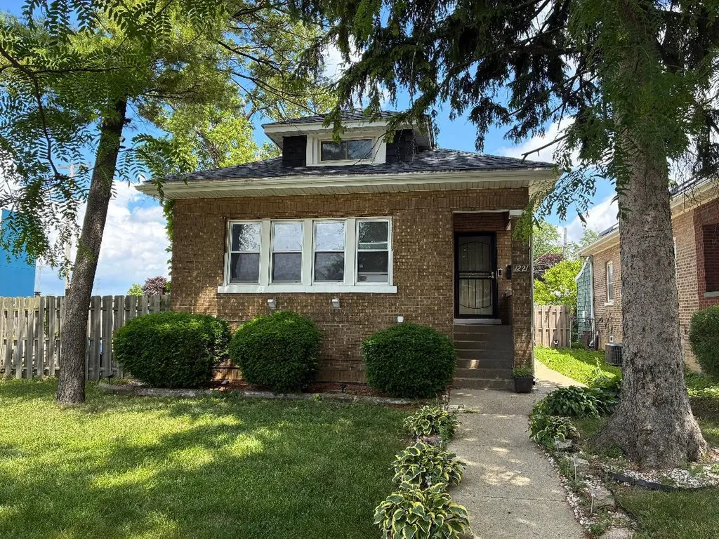 1221 20TH Avenue Maywood IL 60153