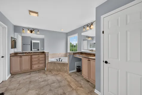 1113 Ashley Lane Inverness IL 60010