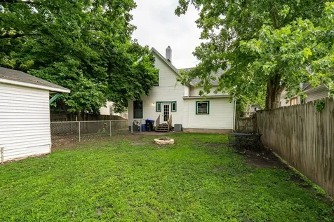 906 West Taylor Street Bloomington IL 61701