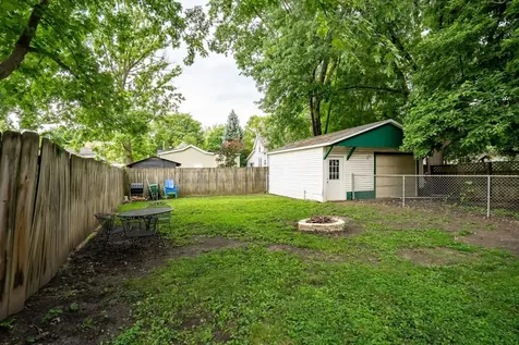 906 West Taylor Street Bloomington IL 61701