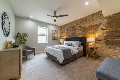 4730 West Grace Street Chicago IL 60641