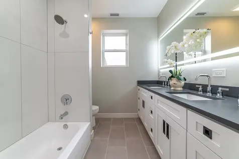 4730 West Grace Street Chicago IL 60641