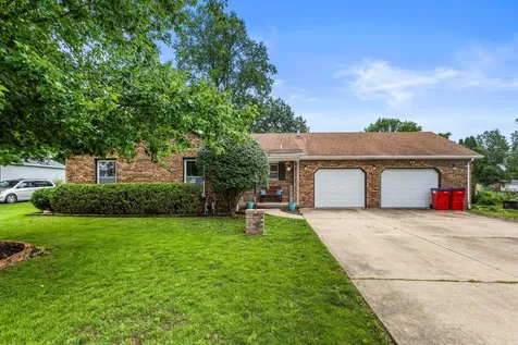 108 North Turner Drive Mahomet IL 61853
