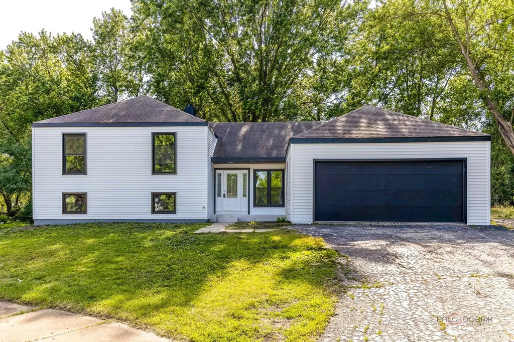 1482 Pebblestone Cove Wheaton IL 60189