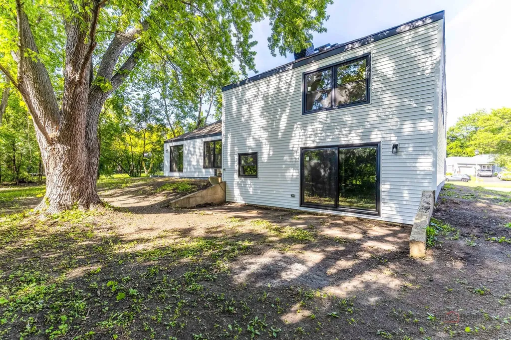 1482 Pebblestone Cove Wheaton IL 60189