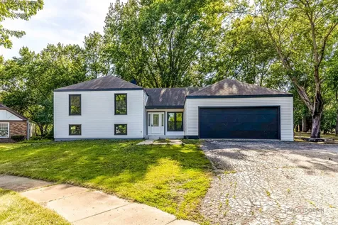 1482 Pebblestone Cove Wheaton IL 60189