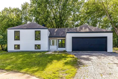 1482 Pebblestone Cove Wheaton IL 60189