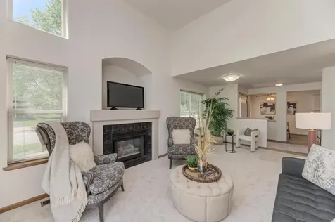 1034 Huntington Drive Elk Grove Village IL 60007