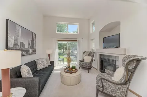 1034 Huntington Drive Elk Grove Village IL 60007