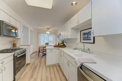 1034 Huntington Drive Elk Grove Village IL 60007