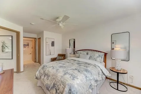 1034 Huntington Drive Elk Grove Village IL 60007