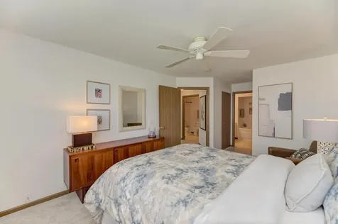 1034 Huntington Drive Elk Grove Village IL 60007