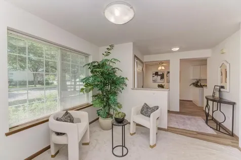 1034 Huntington Drive Elk Grove Village IL 60007