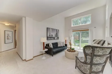 1034 Huntington Drive Elk Grove Village IL 60007