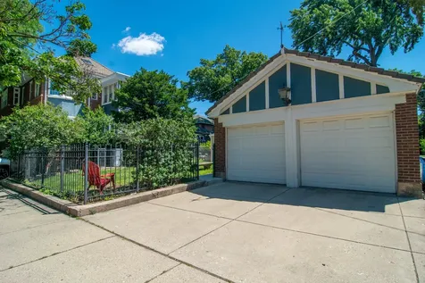 2247 West Estes Avenue Chicago IL 60645