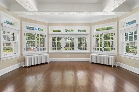 2247 West Estes Avenue Chicago IL 60645